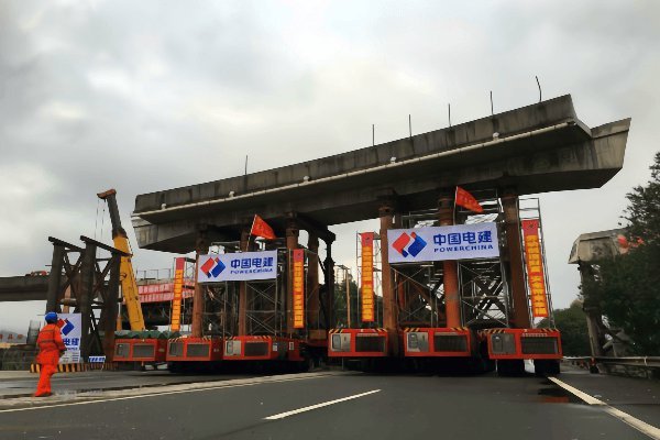 SPMT模塊車,自走式模塊化運輸車