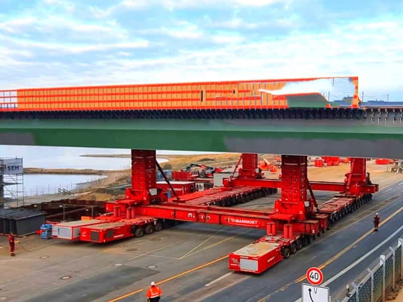 Balkan döwlet SPMT öz-özi hereket edýän modully ulag transport köprüsini sökmek, köpri gurmak kompaniýasy: himiýa senagaty seýilgähinde köpri daşamak üçin gorag liniýasyny üpjün etmek